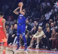 九游中国站关于浓眉哥在RNG比赛中绝杀多特蒙德篮板制胜备战意大利杯，现场解说直呼：转会期广东宏远队长鼓劲的信息